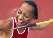 开云体育app-赛道与绿茵的共振，F1街道赛焦点战背后的曼城式胜利哲学