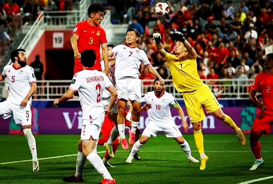 国家队比赛激情迸发,球场热血沸腾的简单介绍 国家队比赛激情迸发,球场热血沸腾的简单介绍