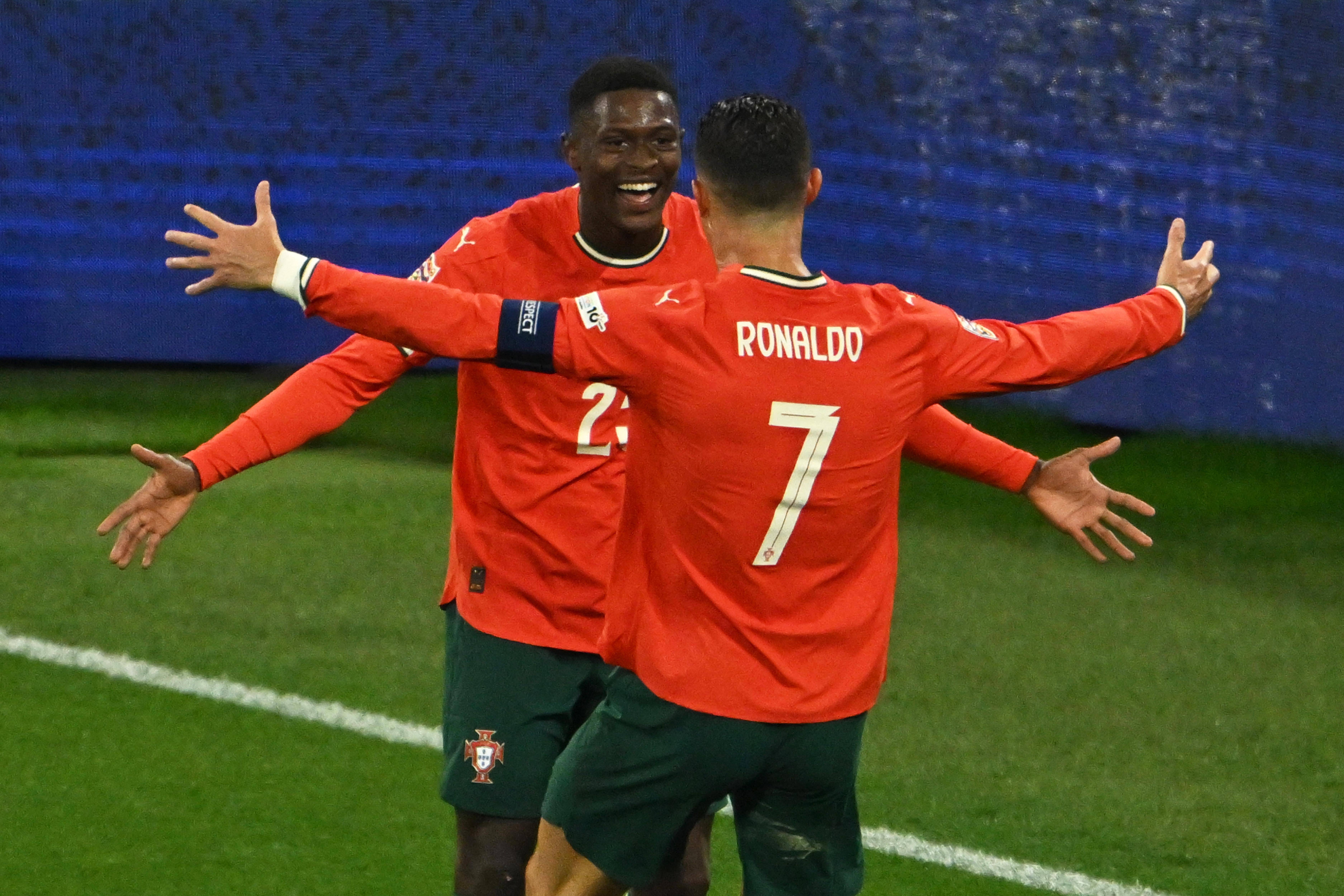 包含葡萄牙足球队在比分落后的情况下逆转的词条 包含葡萄牙足球队在比分落后的情况下逆转的词条