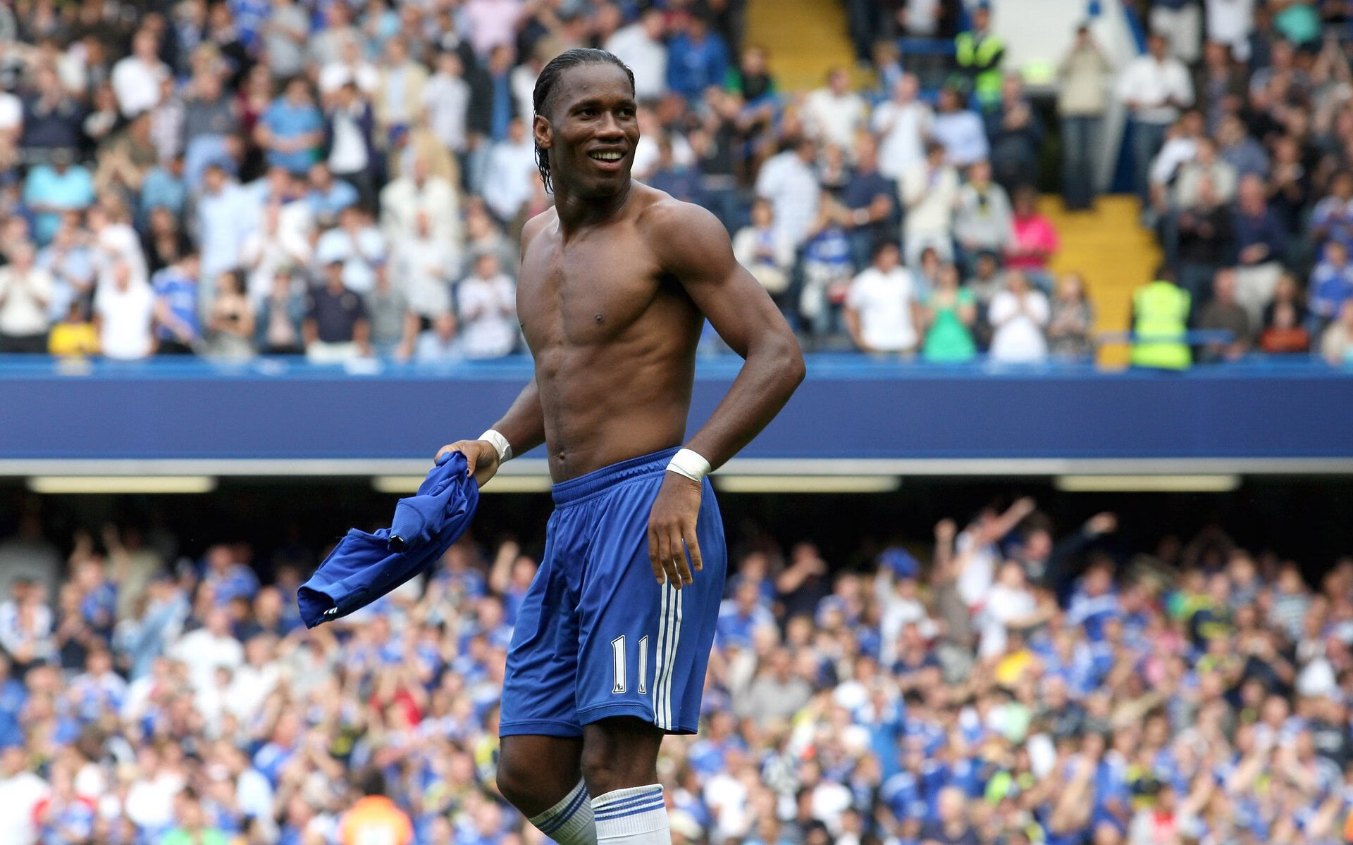 萨拉赫高光闪耀，丹麦轻取马赛背后的战术博弈与球星价值